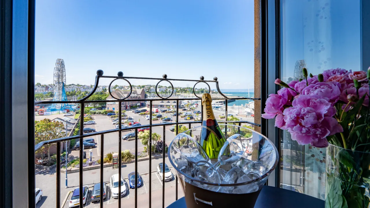 Pickie FunPark Escapes: Book Top Local Stays