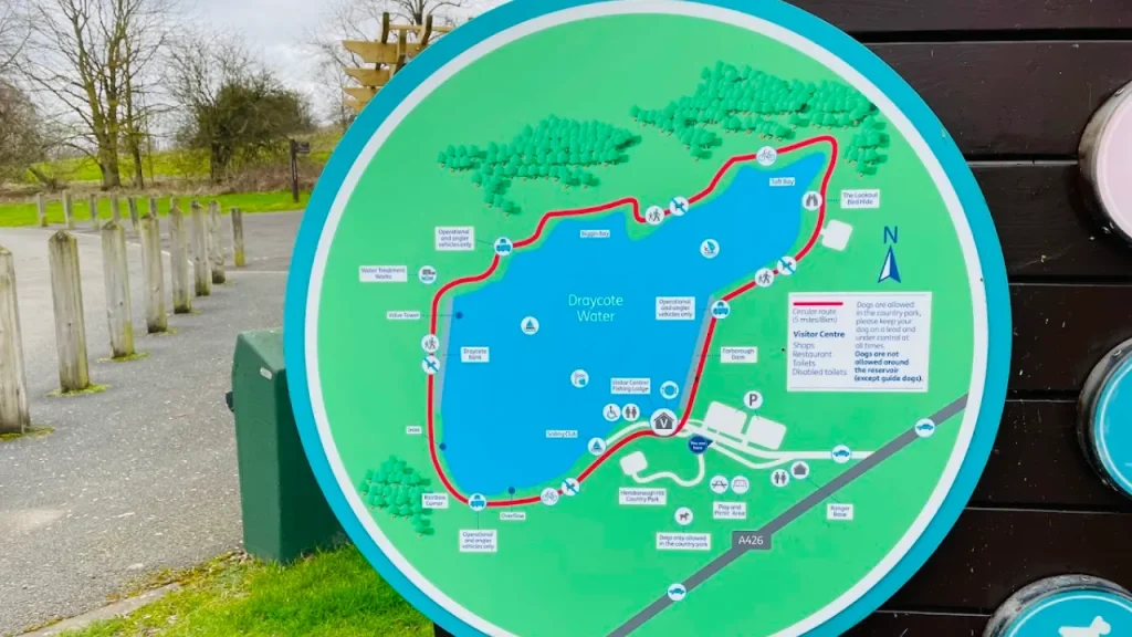 Visitor map of Draycote Water with walking trail, café, and country park features.